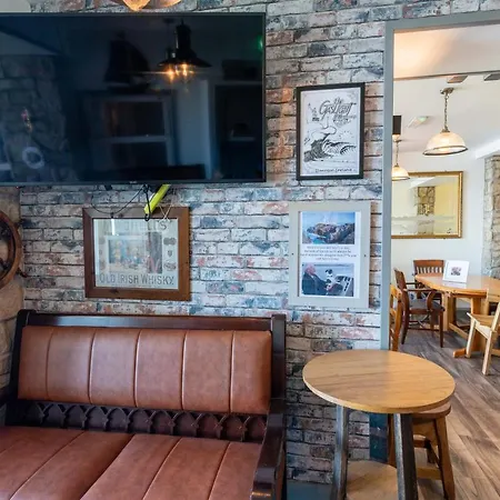 住宿加早餐酒店 The Gaslight Self Catering Donegal 拉斯诺拉